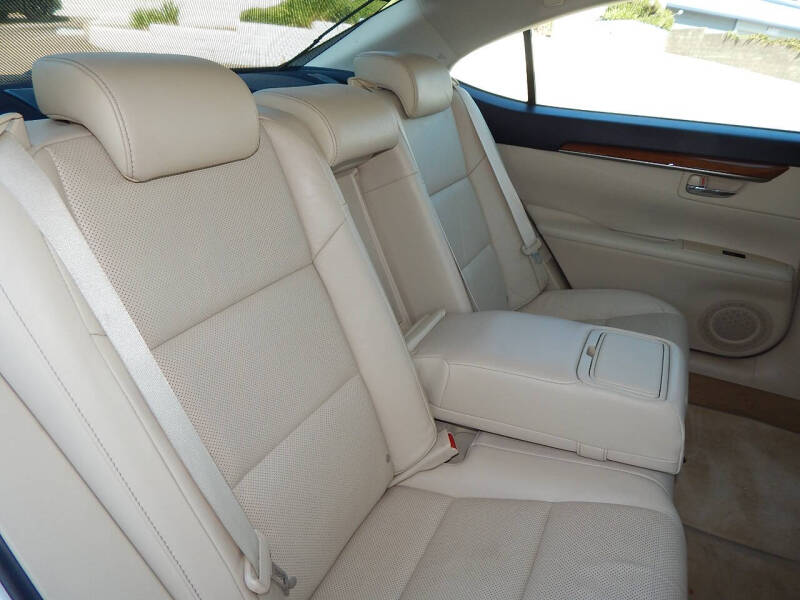 2013 Lexus ES 300h