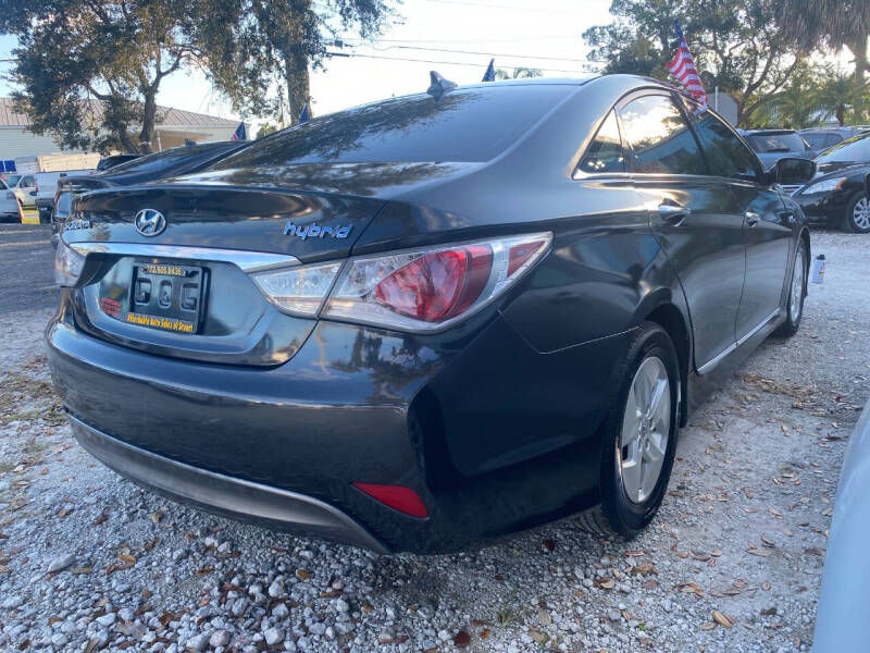 2011 Hyundai Sonata Hybrid Base photo 5