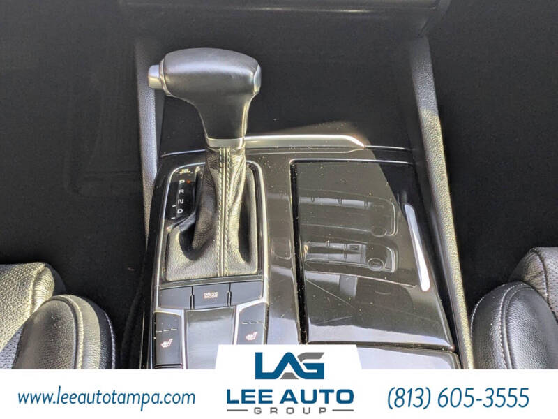 2017 Kia Cadenza Premium