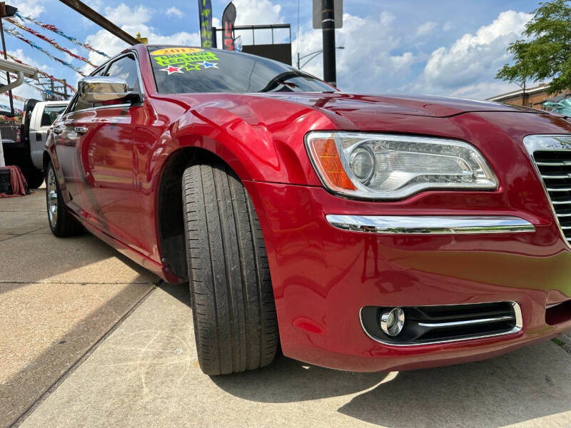 2013 Chrysler 300 C photo 5