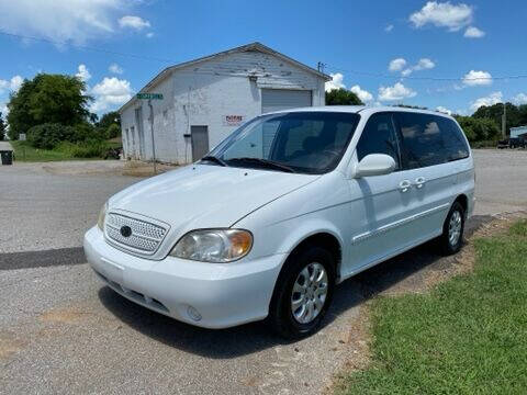 2005 Kia Sedona for sale at Tennessee Valley Wholesale Autos LLC in Huntsville AL