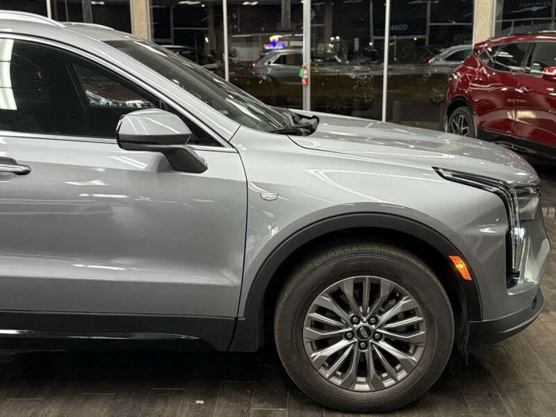 2024 Cadillac XT4 Premium Luxury