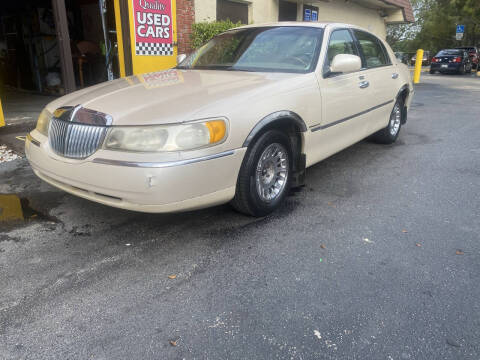 2000 Lincoln Town Car Cartier