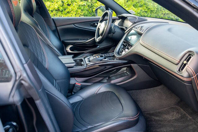 2022 Aston Martin DBX