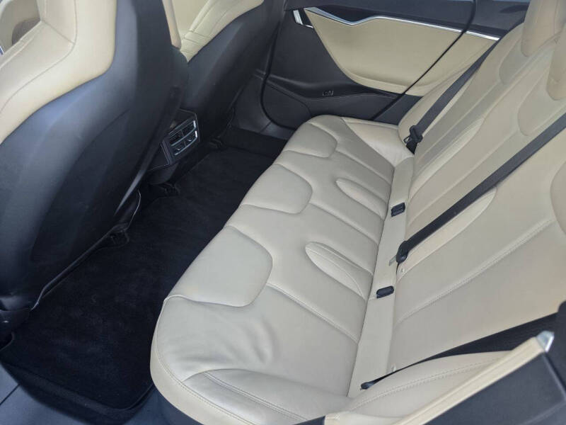 2016 Tesla Model S 70