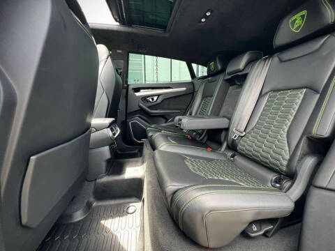 2022 Lamborghini Urus