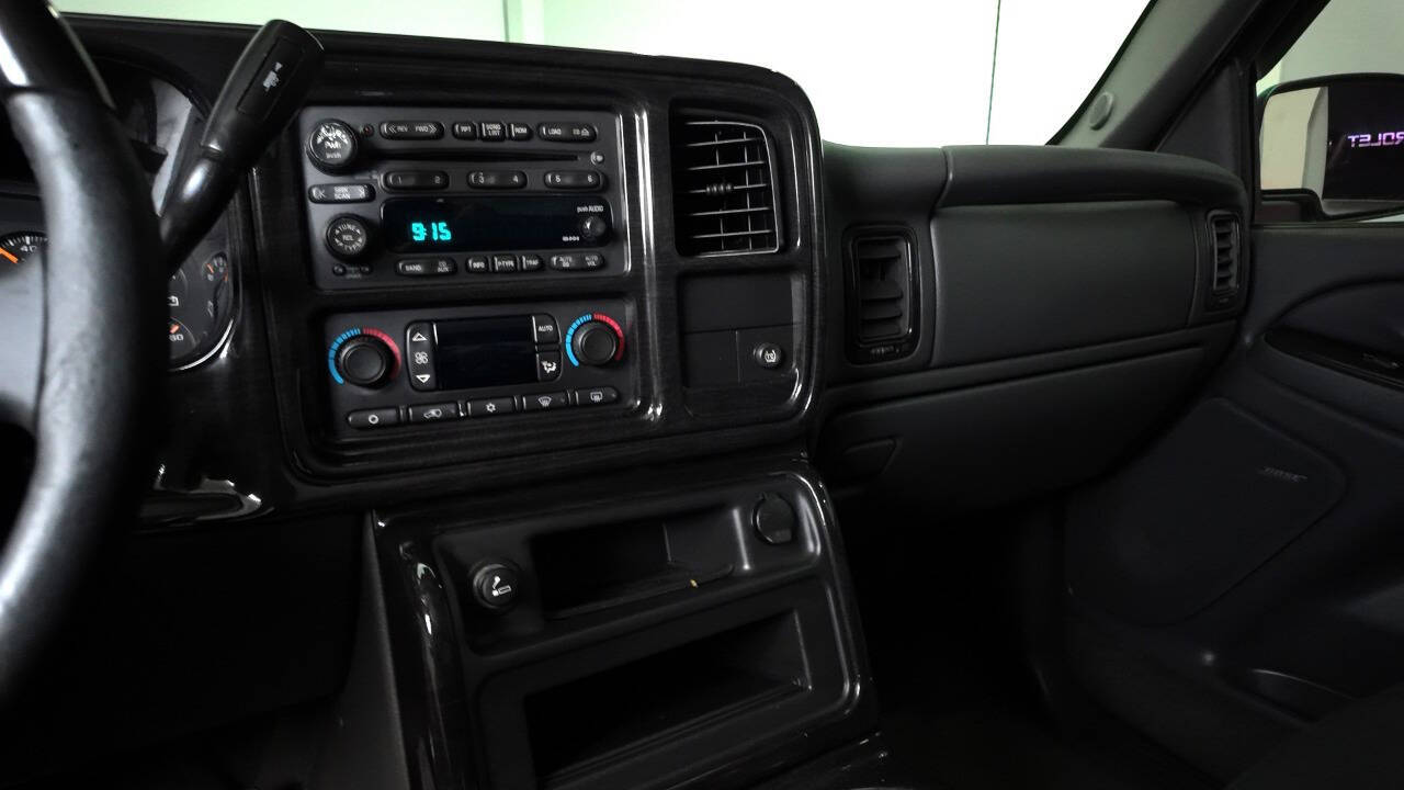 2004 Chevrolet Avalanche 29