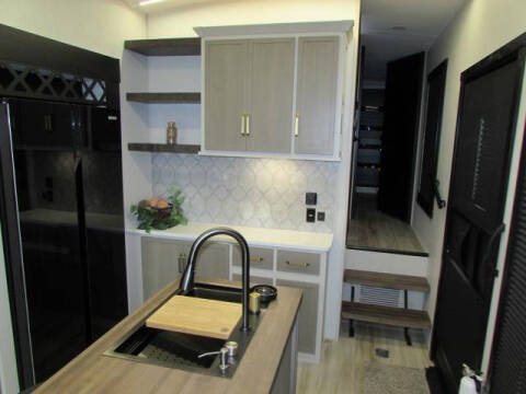 2025 Forest River 38 VERANDA