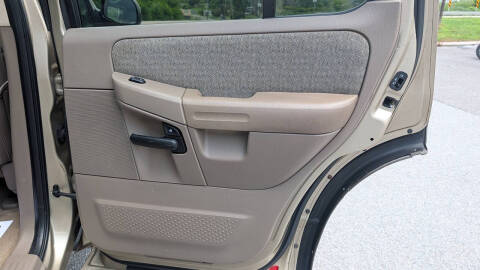 2002 Ford Explorer XLS