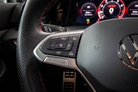 2025 Volkswagen Golf GTI SE