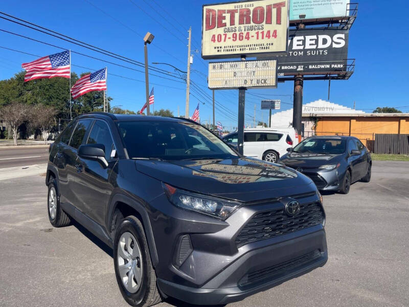 2021 Toyota RAV4 LE's photo