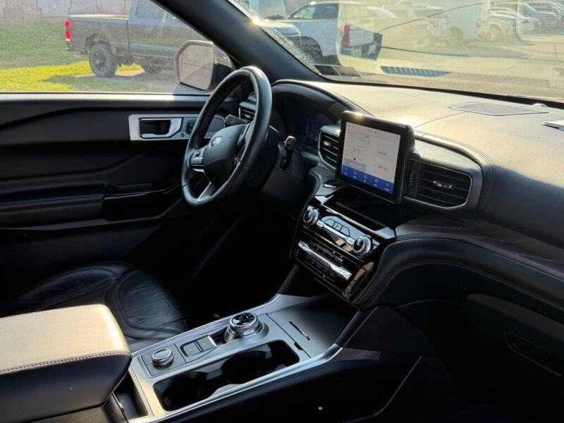 2023 Ford Explorer Platinum