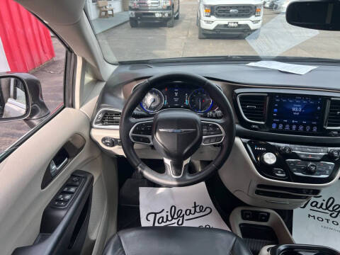 2017 Chrysler Pacifica Touring-L Plus