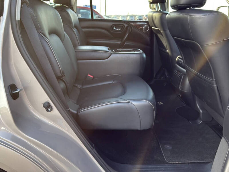 2023 Infiniti QX80 Luxe