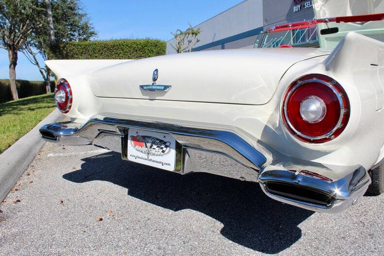 1957 Ford Thunderbird