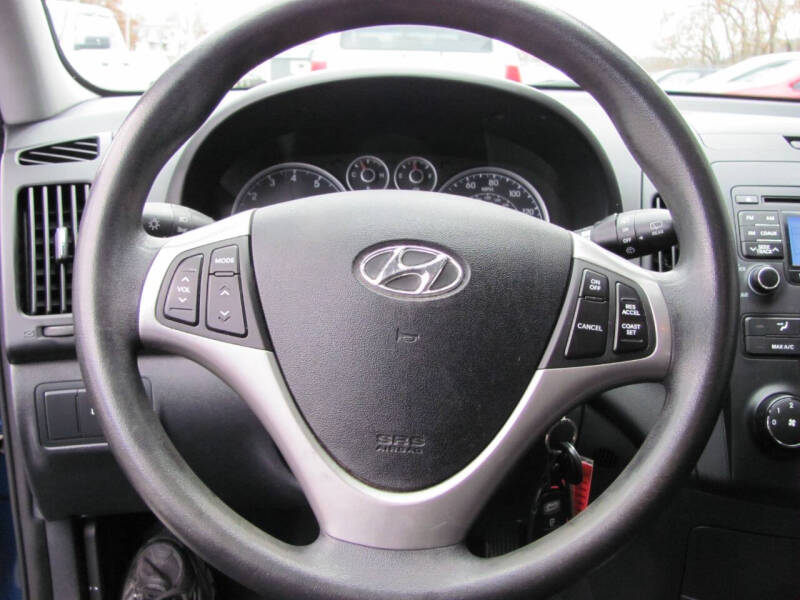 2012 Hyundai Elantra Touring GLS photo 12