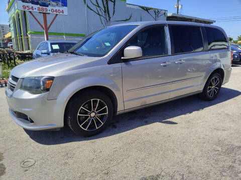 2016 Dodge Grand Caravan for sale at INTERNATIONAL AUTO BROKERS INC in Hollywood FL