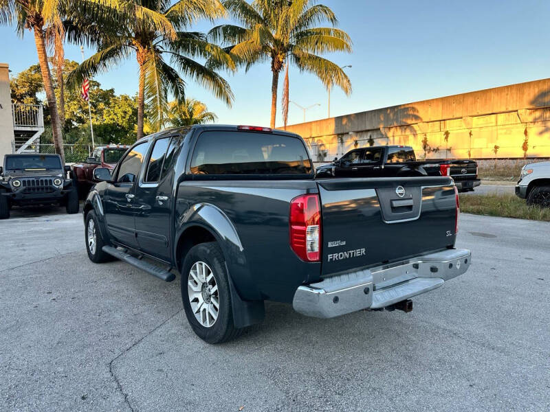 2013 Nissan Frontier SL photo 12