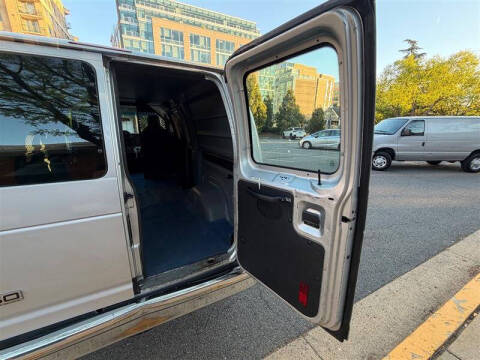 2009 Ford E-Series E-250
