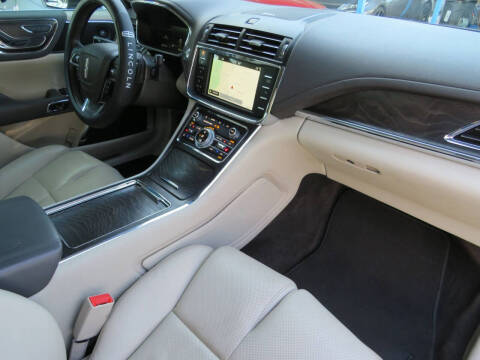 2017 Lincoln Continental Select