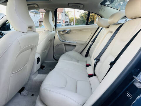 2015 Volvo S60 T5 Platinum