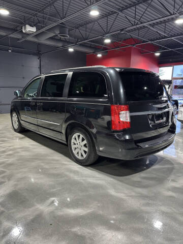 2013 Chrysler Town and Country Touring