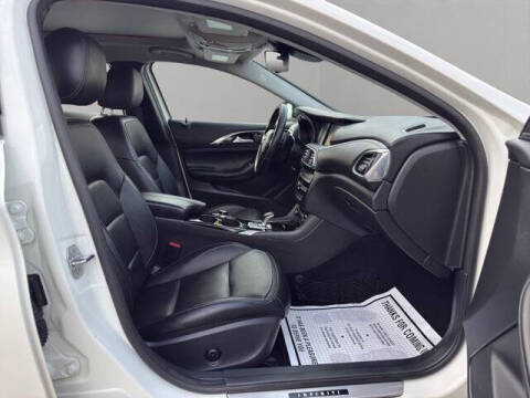 2019 Infiniti QX30 Essential