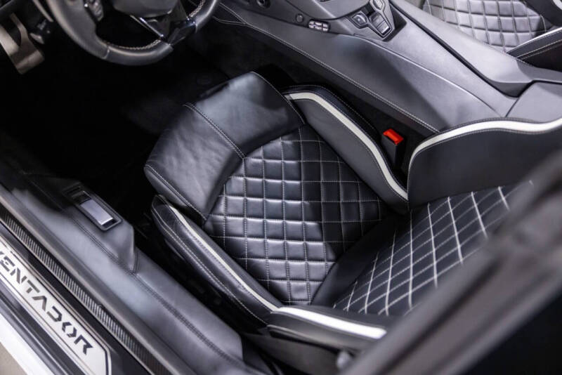 2019 Lamborghini Aventador LP 740-4 S