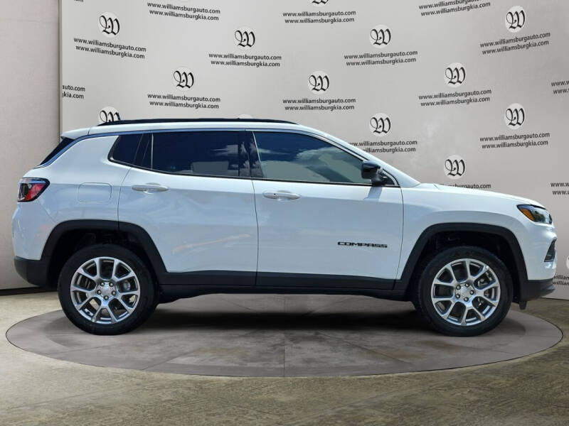 2024 Jeep Compass Latitude Lux