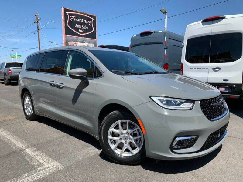 2023 Chrysler Pacifica Touring L