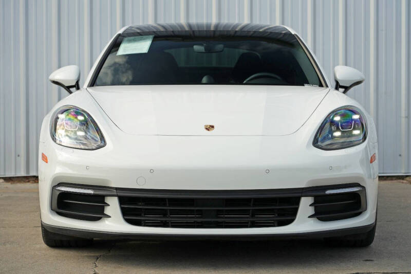 2018 Porsche Panamera 4