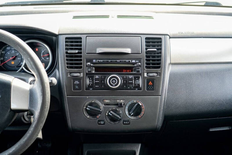 2010 Nissan Versa 1.8 S