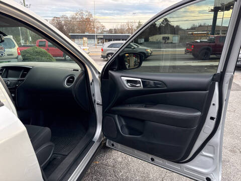 2019 Nissan Pathfinder SV