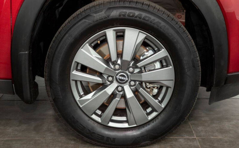 2023 Nissan Pathfinder SV