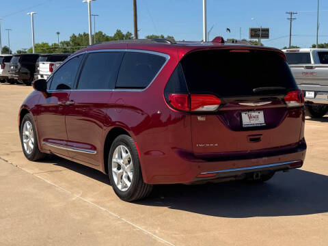 2017 Chrysler Pacifica Touring-L