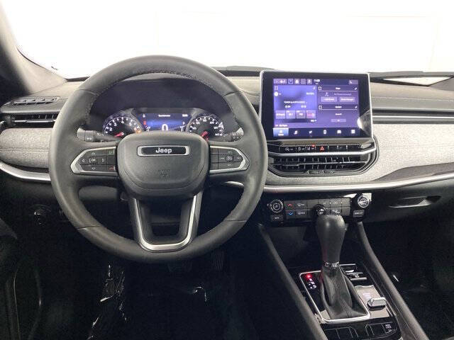 2023 Jeep Compass Latitude Lux