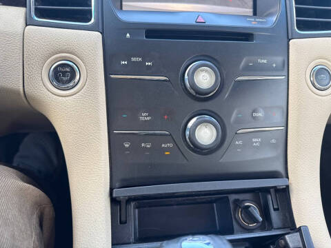 2015 Ford Taurus Limited