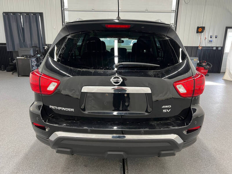 2018 Nissan Pathfinder SV