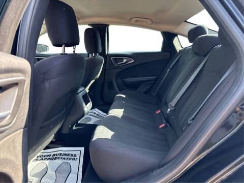 2016 Chrysler 200 Limited