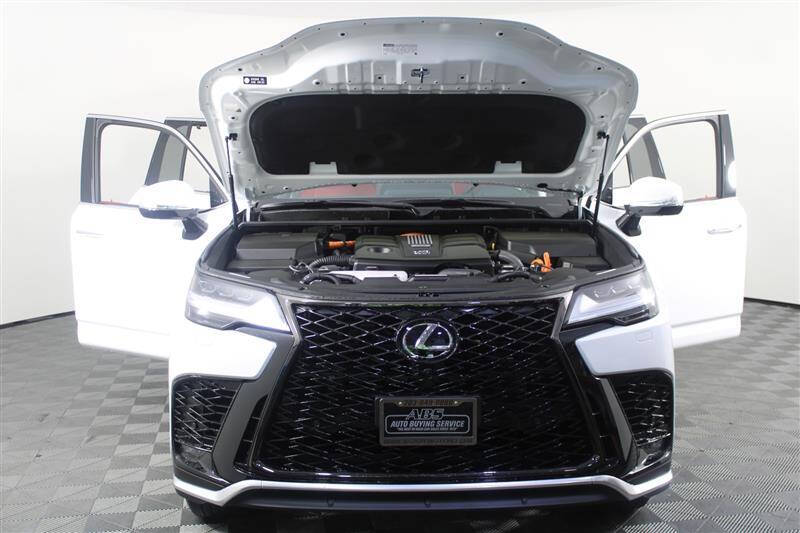 2025 Lexus LX 700h F SPORT Handling