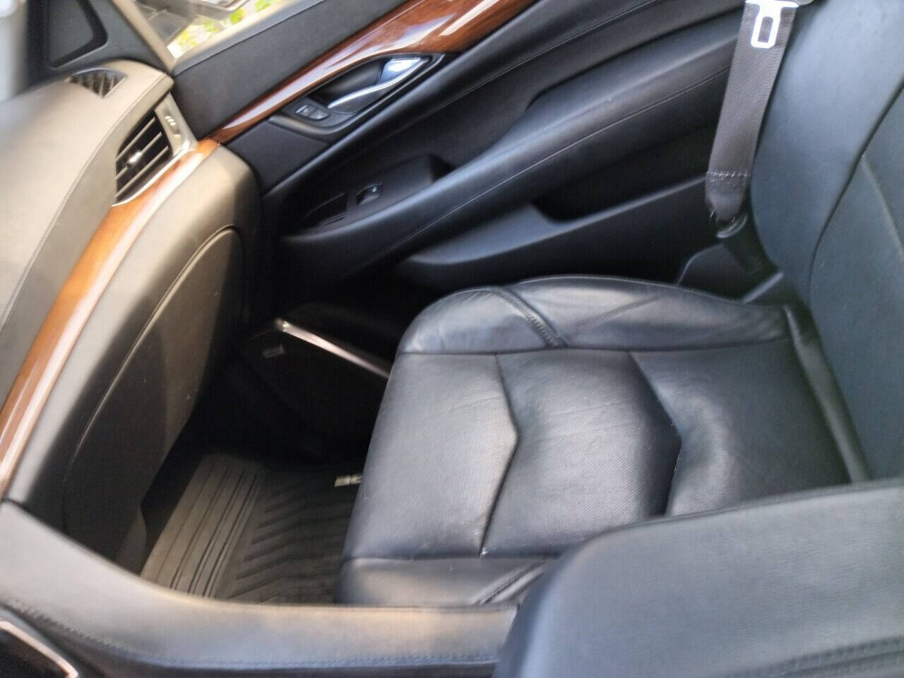 2015 CADILLAC Escalade SUV / Crossover - $23,950
