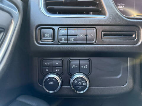 2022 GMC Yukon XL SLT