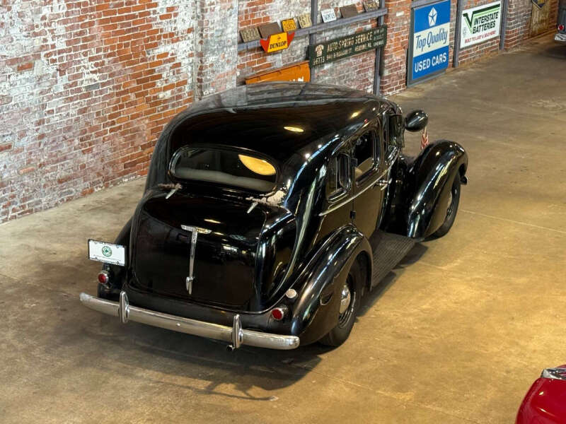 1936 Oldsmobile F-36