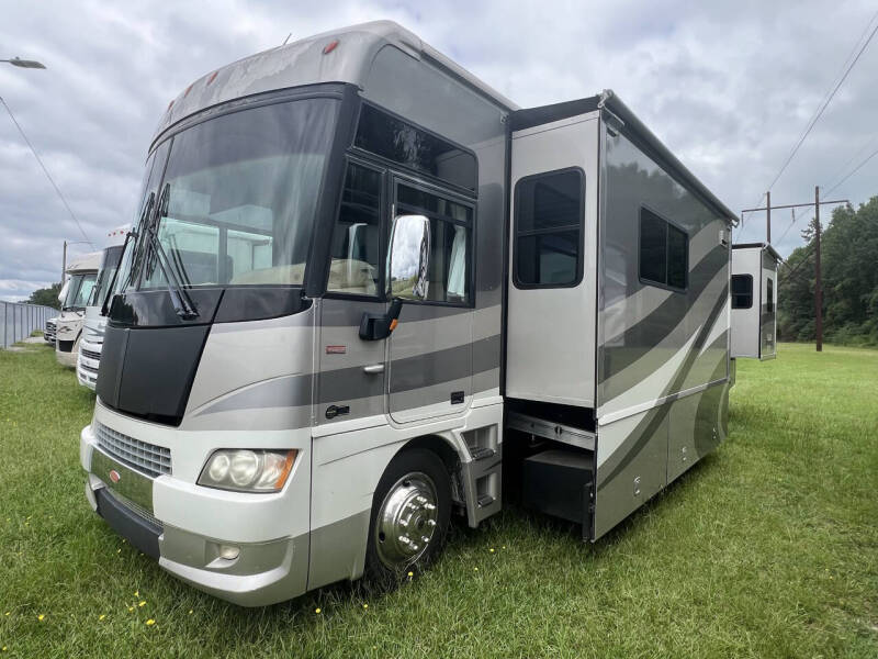 2007 Winnebago Adventurer