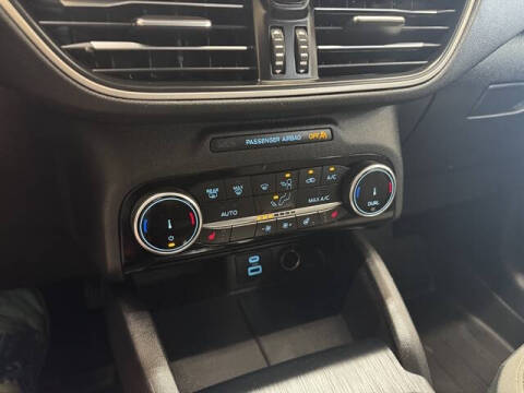 2022 Ford Escape SE