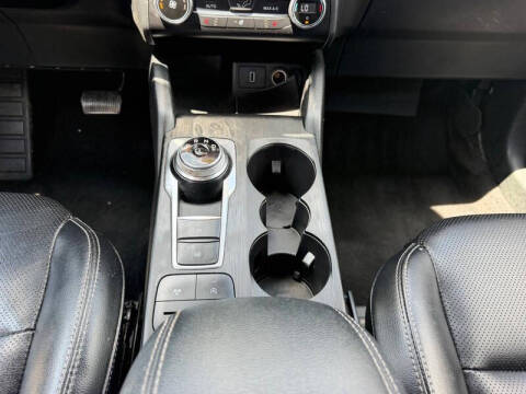 2020 Ford Escape SEL