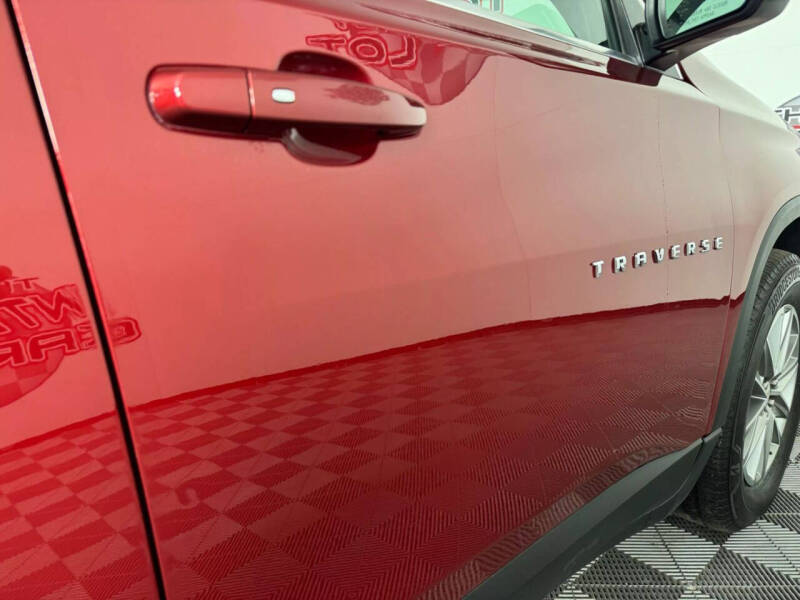 2023 Chevrolet Traverse LT Leather