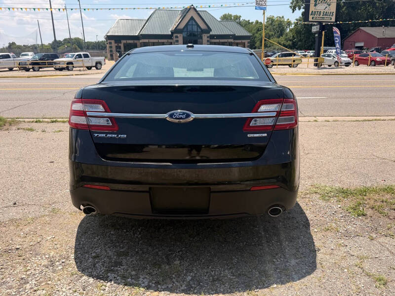 2015 Ford Taurus SE
