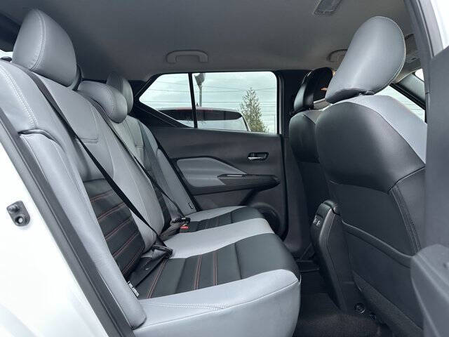 2023 Nissan Kicks SR