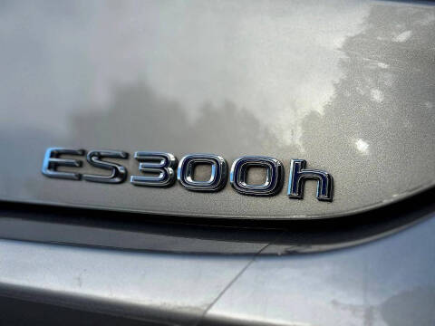 2021 Lexus ES 300h Ultra Luxury